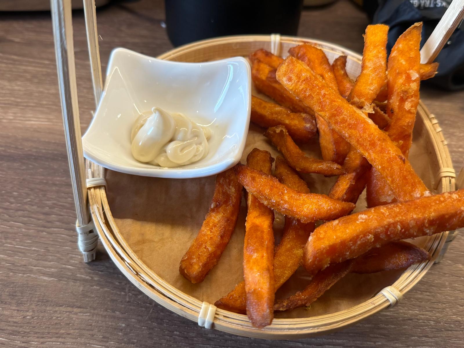 Süßkartoffel-Tempura (hausg. Spezialität)